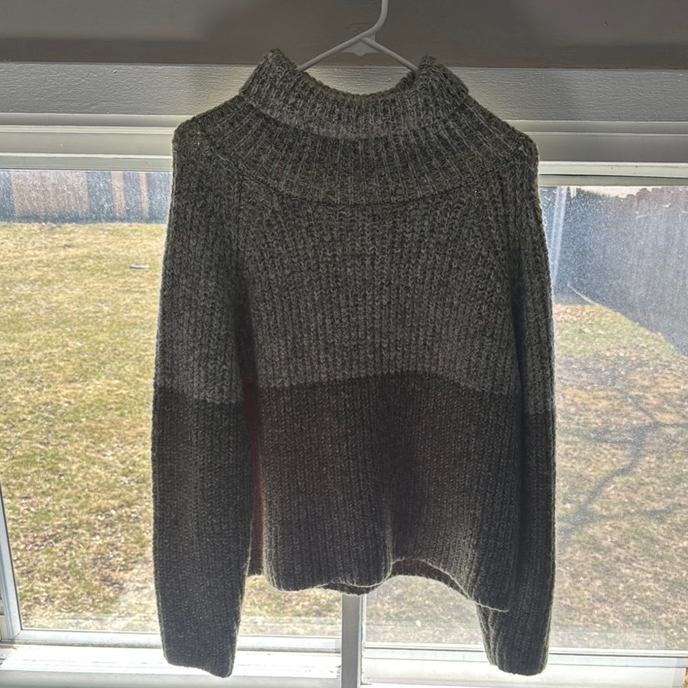 Women's Two-Tone Gray/Green Sweater
